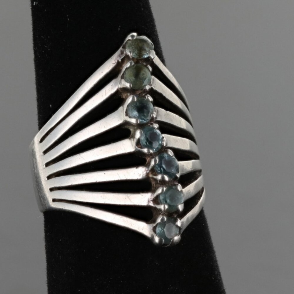 925 Sterling Silver 3mm Round Cut Blue Topaz Ridged Ring Size 6 1/2 6.3g